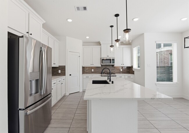 Building Photo - 15155 Colorado Bnd Pk Dr