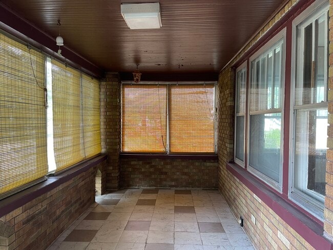 Building Photo - 4420 18th Ave