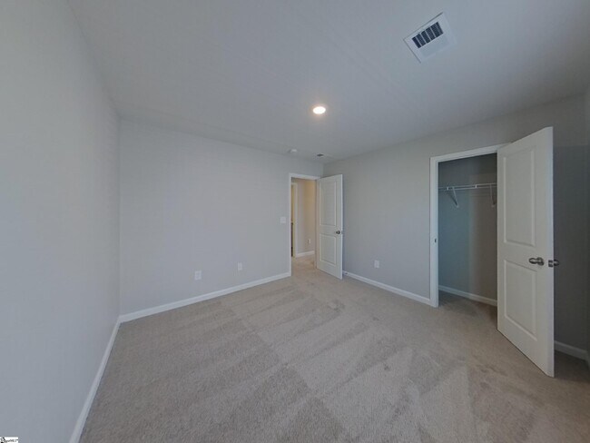 Building Photo - 575 Wooden Duck St