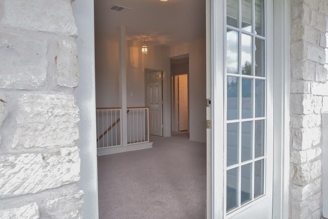 Building Photo - 520 Fort Thomas Pl