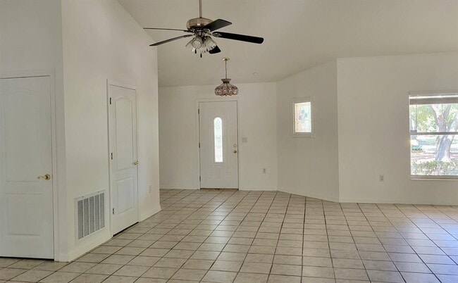 Building Photo - 2800 Hammock Grove Rd