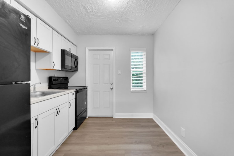 Building Photo - 746 SW 4th St