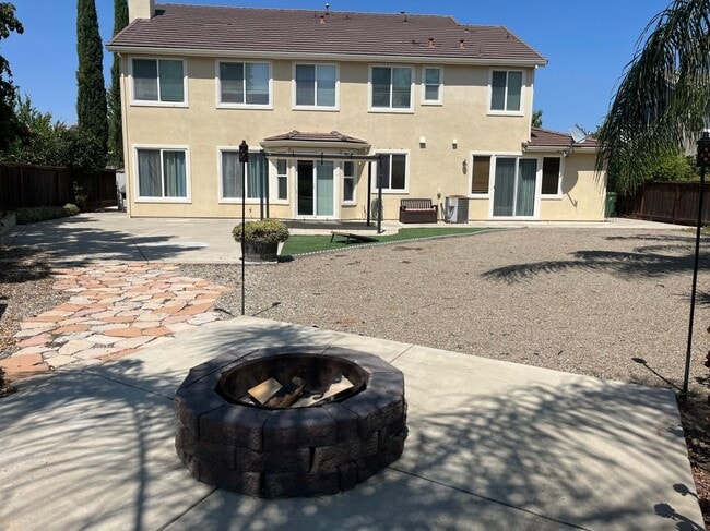 Building Photo - 1760 Anastasia Dr