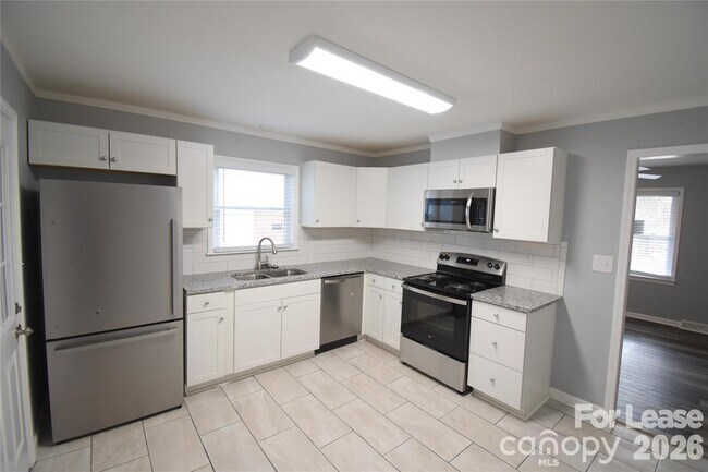 Building Photo - 924 Edgegreen Dr