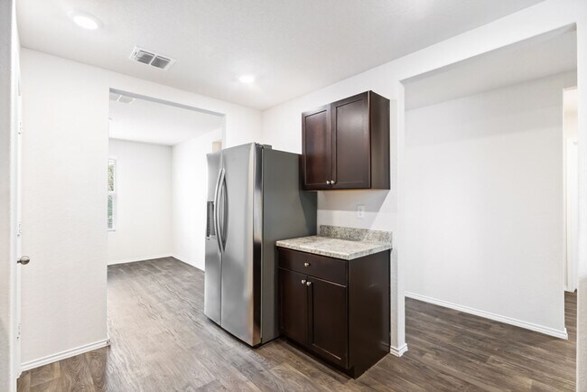 Building Photo - 2526 Wentwood Run