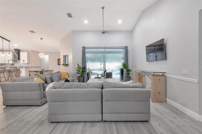 Building Photo - 1800 Water Ridge Dr