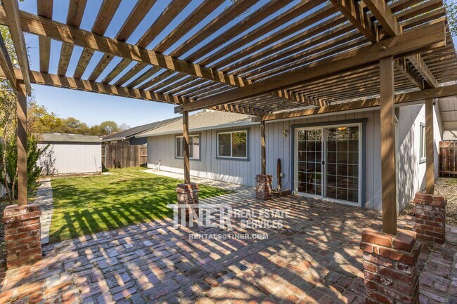 Building Photo - 8052 Phoebe Way