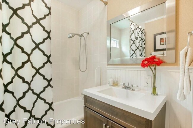 Building Photo - 2 br, 1 bath House - 3342 San Carlos Way