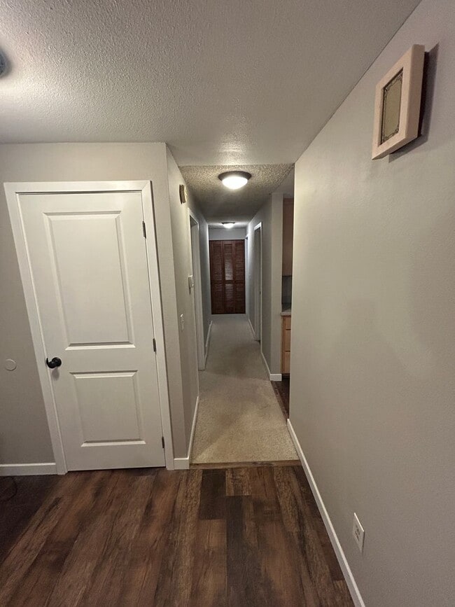 Building Photo - 5 bed, 2 bath Covington Home w/2-car garag...