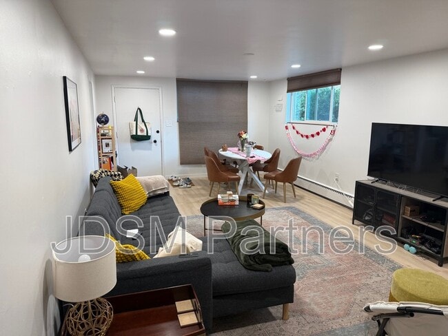 Building Photo - 1046 Harrison St