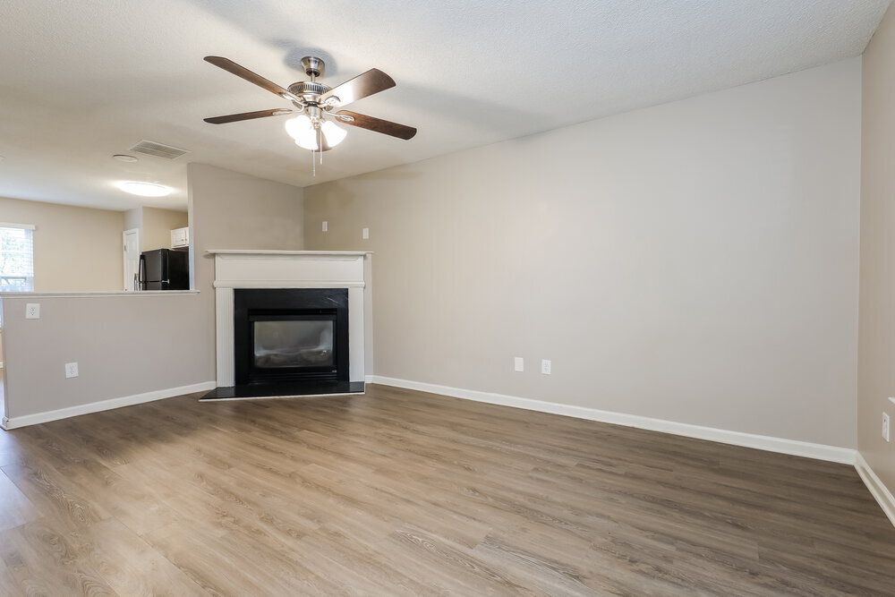 Building Photo - 348 Coral Cir