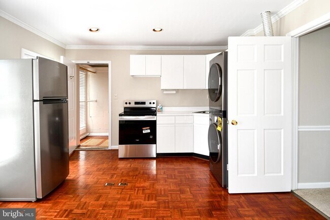 Building Photo - 2 E Federal St