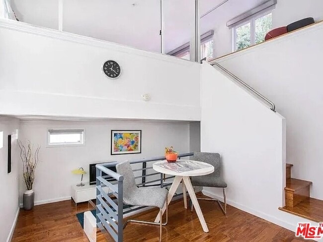 Building Photo - 8661 Clifton Wy