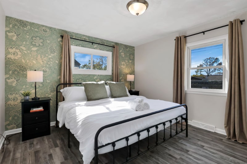 Building Photo - 3333 Dresden St