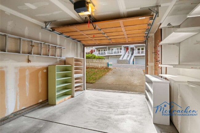 Building Photo - 486 Lori Ln