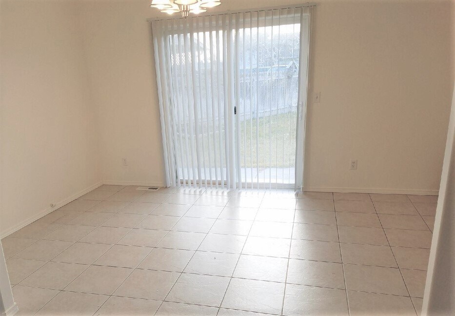 Dining Room Leads to Large Fenced Yard - 440B Laguna Dr