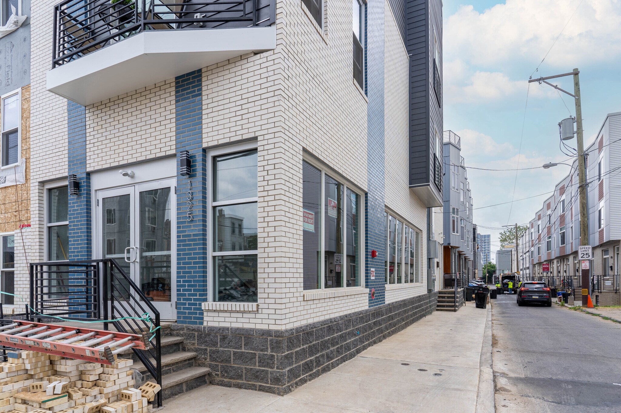 Building Photo - 1325 N 18th St