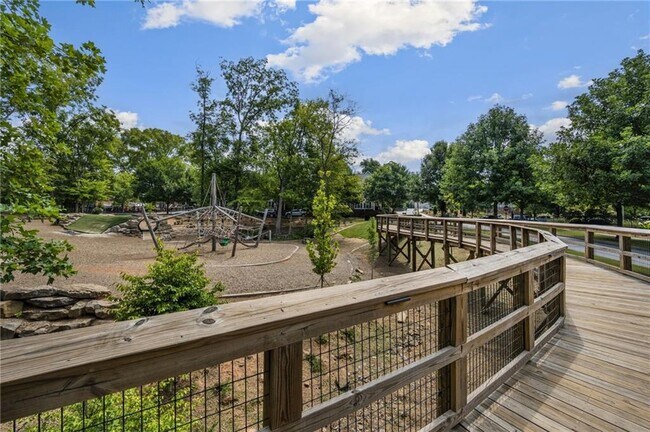 Building Photo - 266 Balaban Cir