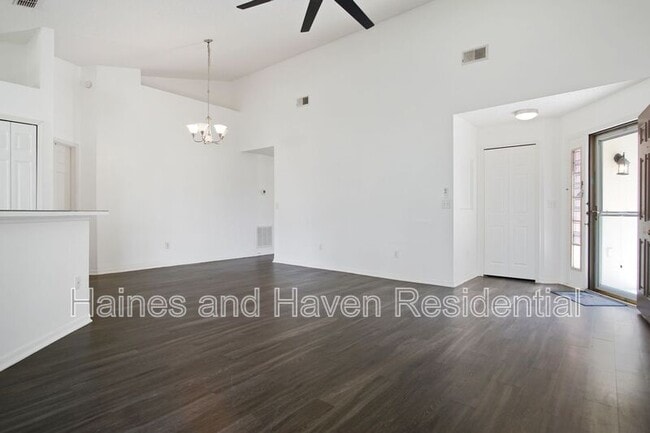 Building Photo - 2492 St Augustine Blvd