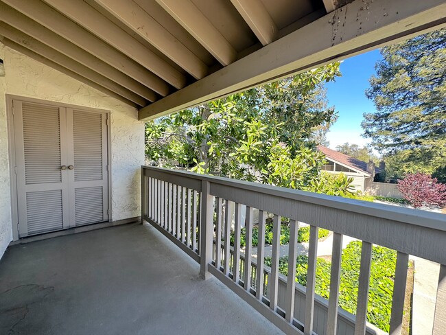 Building Photo - Saratoga 2 Bedroom Upstairs Unit in Great Complex!