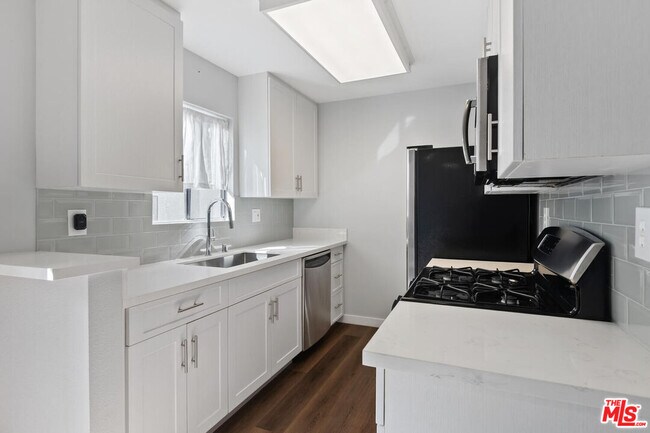 Building Photo - 29239 Heathercliff Rd