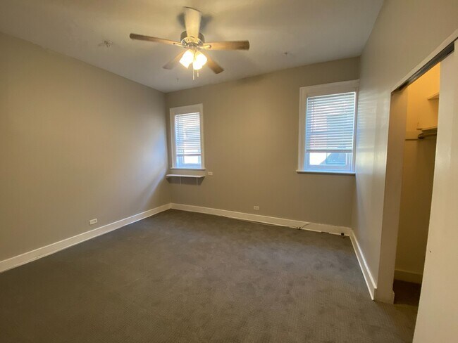 Building Photo - 2719 N Pine Grove Ave