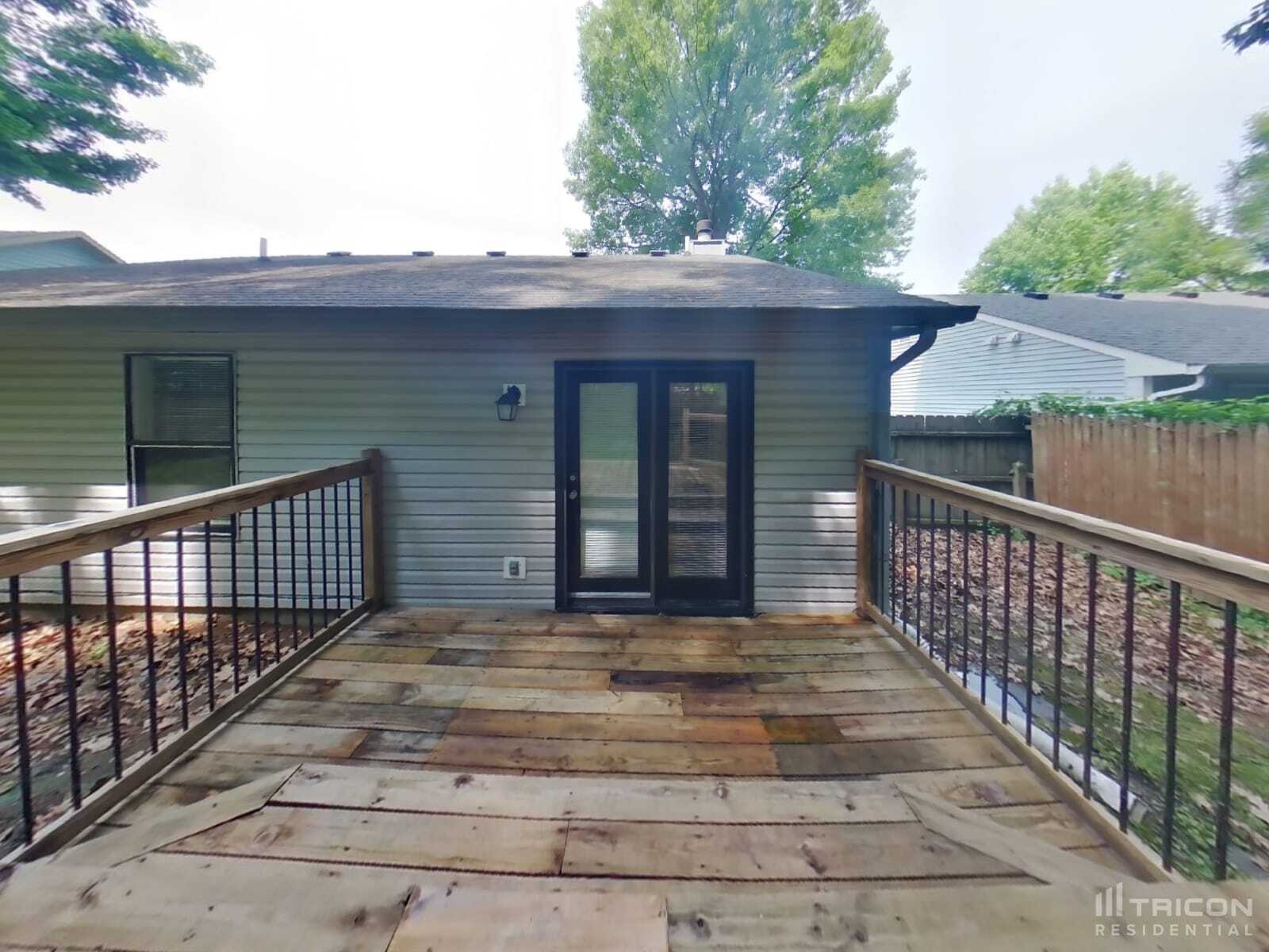 Building Photo - 4241 Robertson Blvd