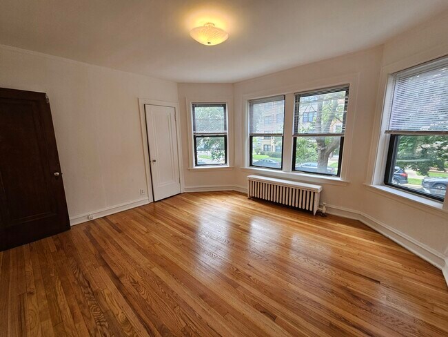Building Photo - 5507 N Campbell Ave
