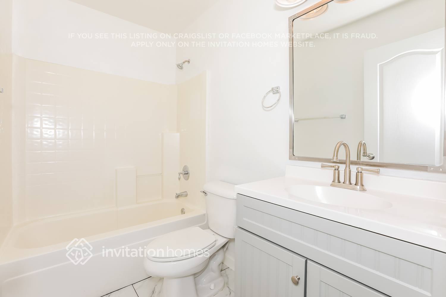 Building Photo - 23763 N Desert Dr