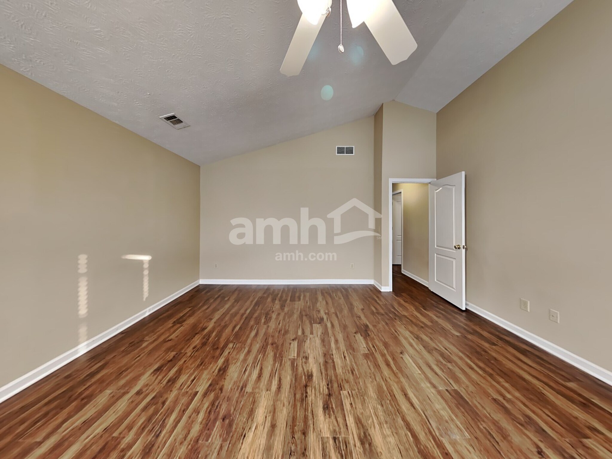 Building Photo - 3285 Summit Pl Dr