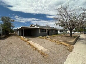 Building Photo - 327 Fairhaven Rd