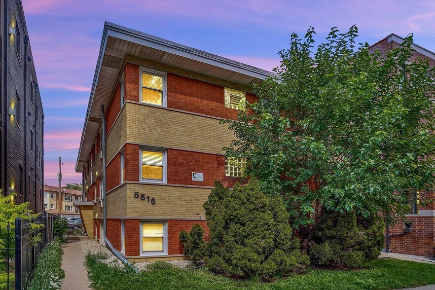 Primary Photo - 5516 W Higgins Ave