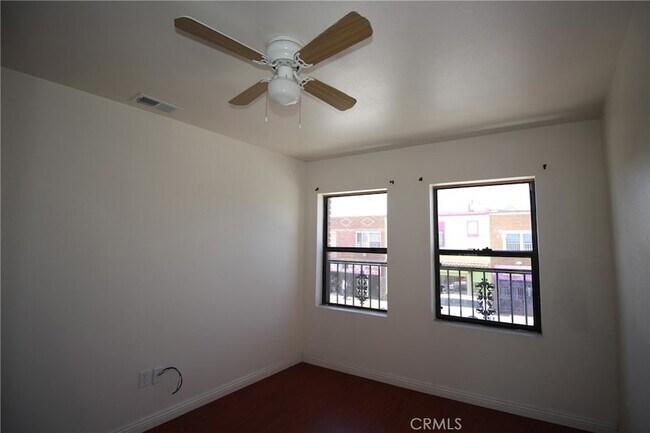 Building Photo - 7914 Seville Ave