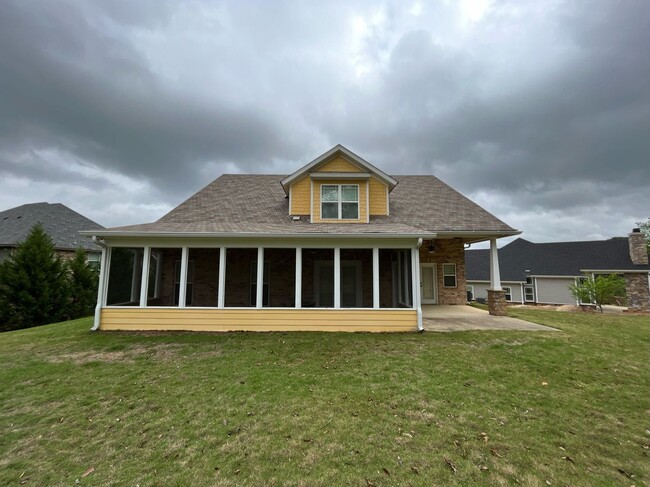 Building Photo - Riegel Pointe
