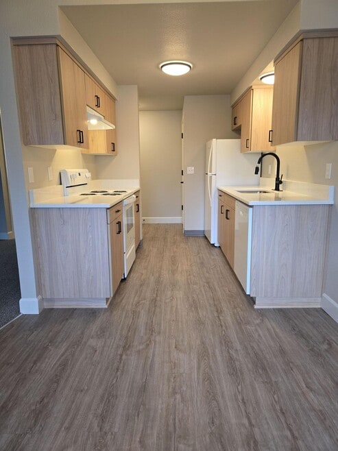 REMODEL KITCHEN - Columbia Village Apartments
