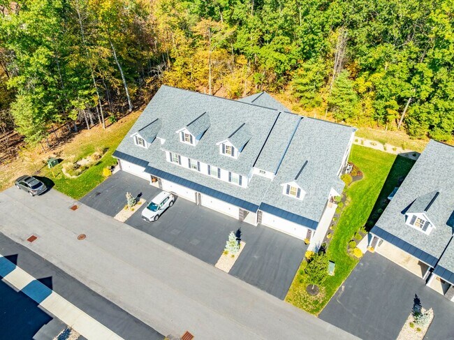 Building Photo - 70 Arcadia Ct