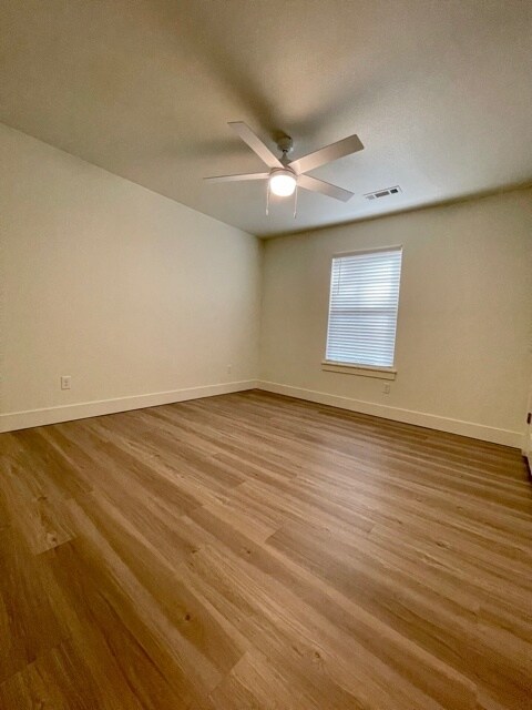 Building Photo - 18 Dinsmoore Ln