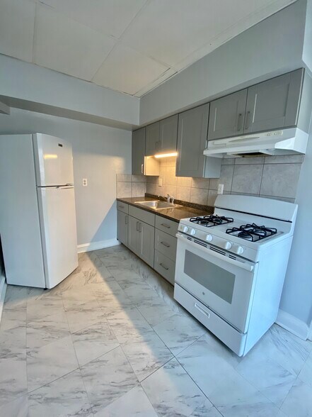 Kitchen new Cabinets - 114 E Main St