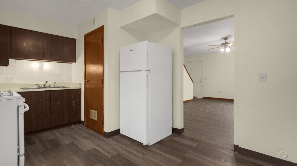 Building Photo - 3042 Sandridge Ave
