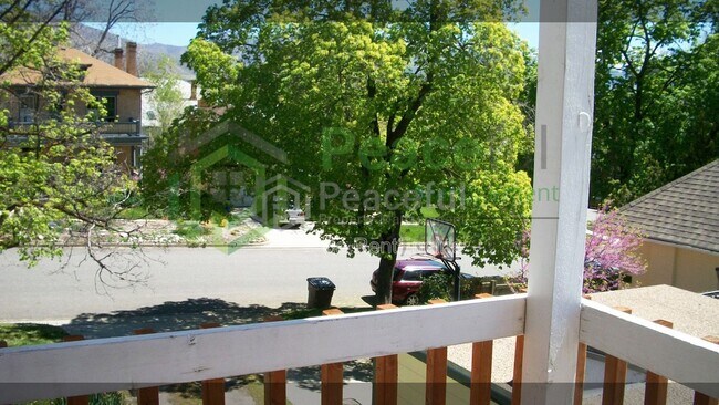 Building Photo - 215 D St E