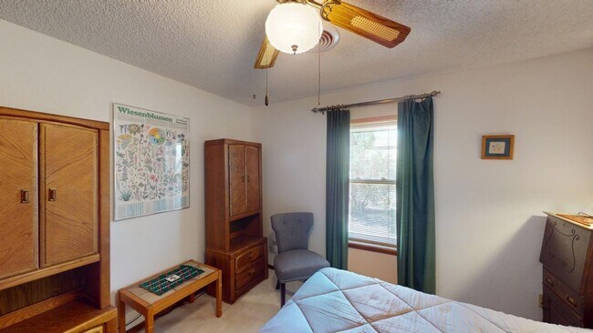 Building Photo - Fully Furnished 3 Bedroom Rental