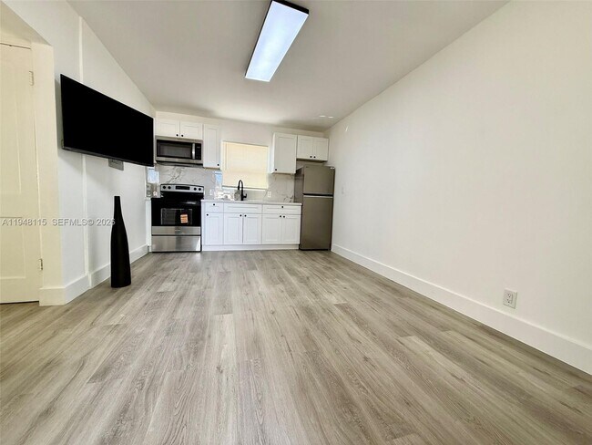 Building Photo - 1845 Dixieana St