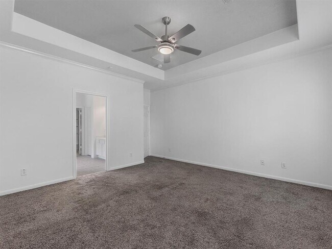 Building Photo - 25553 Oakhurst Forest Dr