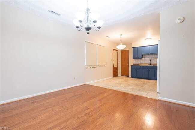 Building Photo - 3100 Norway Pl