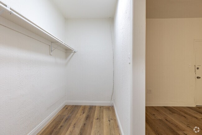 Studio - 425SF - Studios available in East Hollywood, Los Angeles