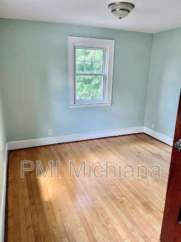 Building Photo - 1151 Hillcrest Rd