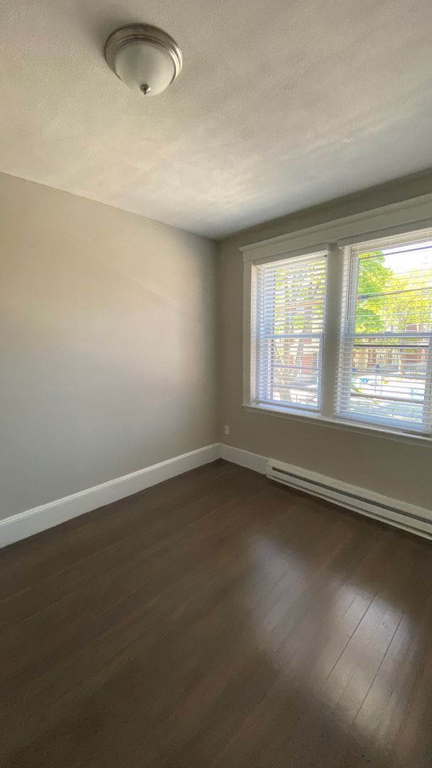 Building Photo - Spacious 3 Bedroom in Chelsea