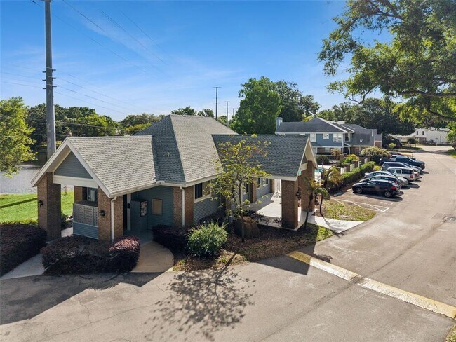 Building Photo - 2258 Coach House Blvd