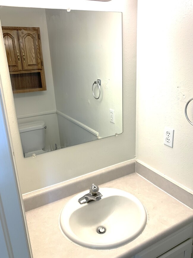 Building Photo - 122 Crawford Cir