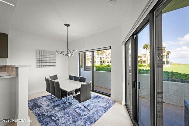 Building Photo - 739 Spinnakers Reach Dr